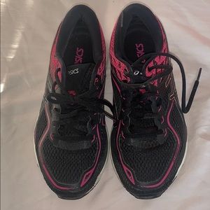 Woman’s running sneakers 👟